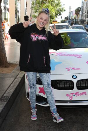 JoJo Siwa - Out in Hollywood