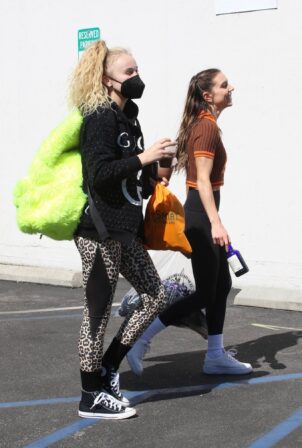 JoJo Siwa - Seen arriving at the DWTS studio with Jenna Johnson in Los Angeles