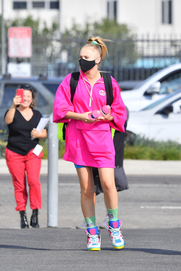 JoJo Siwa - Wears a colorful outfit in Pasadena