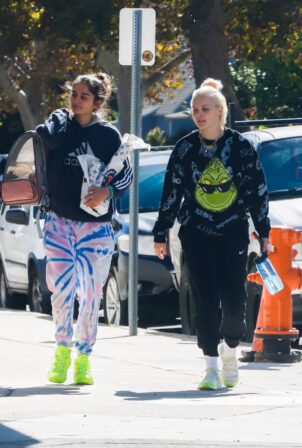 JoJo Siwa - With Avery Cyrus at Jimmy Johns in Los Angeles