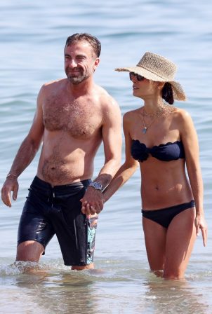 Jordana Brewster - Bikini candids with her boyfriend on the beach in Malibu