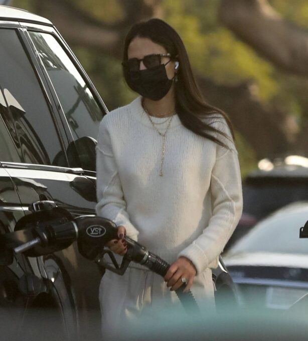 Jordana Brewster - fills up with gas in Brentwood
