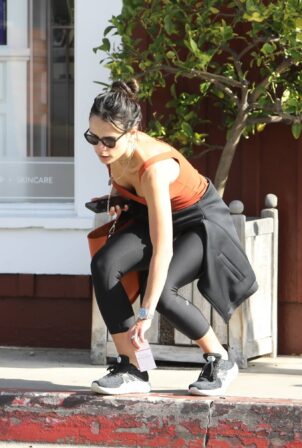 Jordana Brewster - Heading to the gym in Brentwood