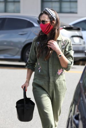 Jordana Brewster - Shopping candids on Rodeo Dr. in Beverly Hills