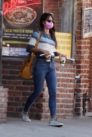Jordana Brewster - Spotted while she grabs a juice at Juice Crafters in Pacific Palisades