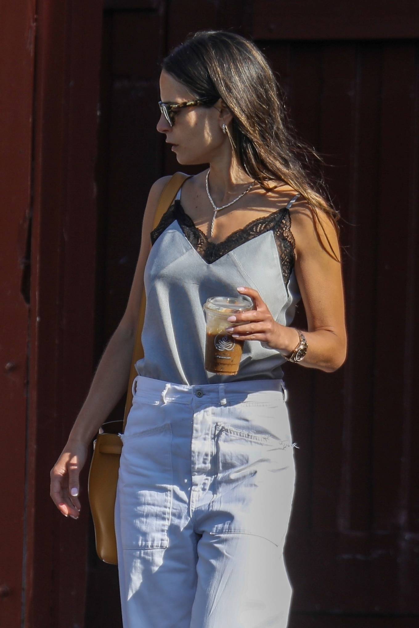 Jordana Brewster - Steps out for breakfast at Brentwood Country Mart