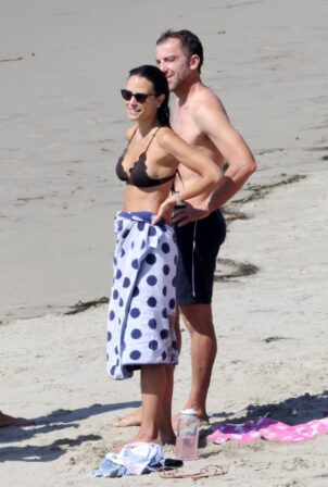 Jordana Brewster - With Mason Morfit spend their wedding morning on the beach
