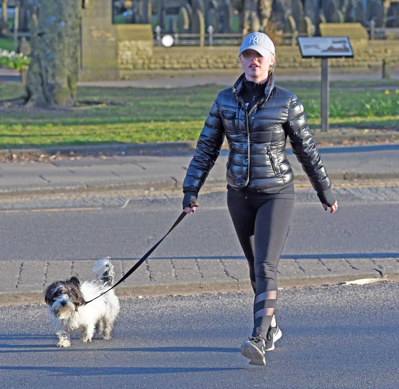 Jorgie Porter â€“ Jog with her dog in Manchester
