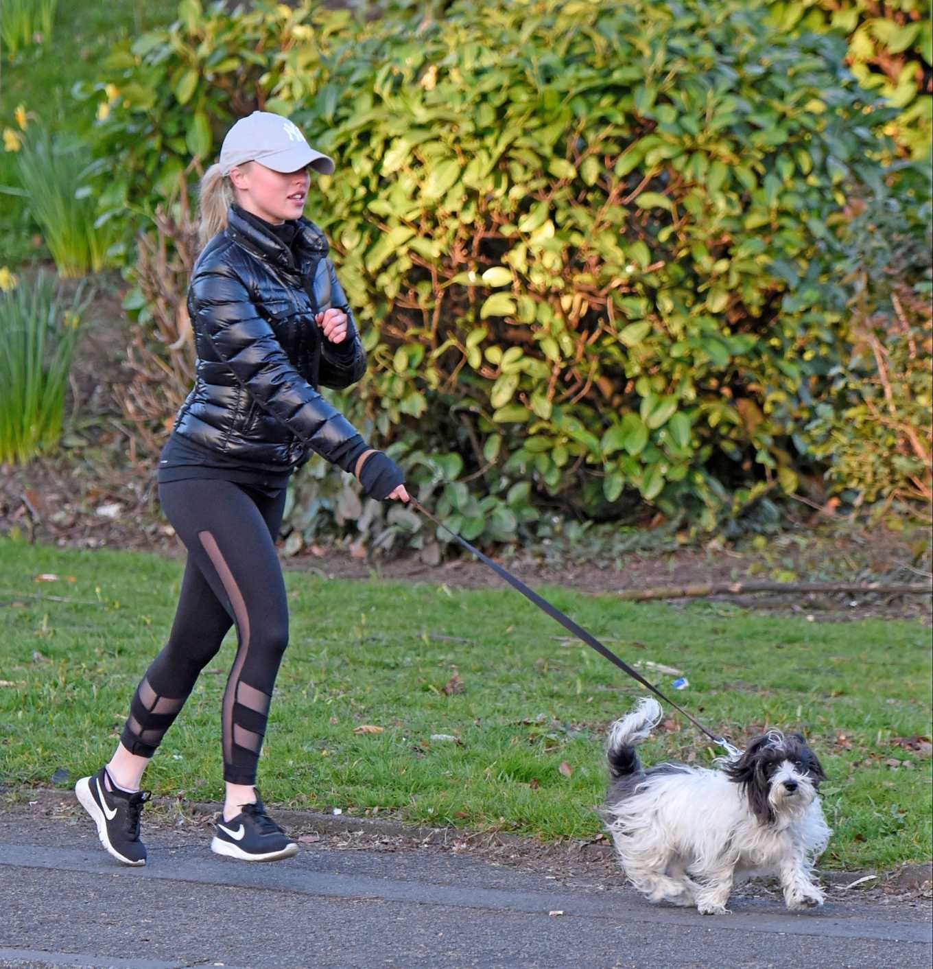 Jorgie Porter â€“ Jog with her dog in Manchester