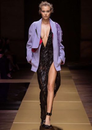 Josephine Skriver - Atelier Versace Fashion Show 2016 in Paris