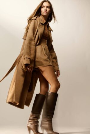 Josephine Skriver - IO Donna Fashion (October 2021)