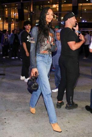 Jourdan Dunn - Exits the Lakers vs Suns game in Los Angeles