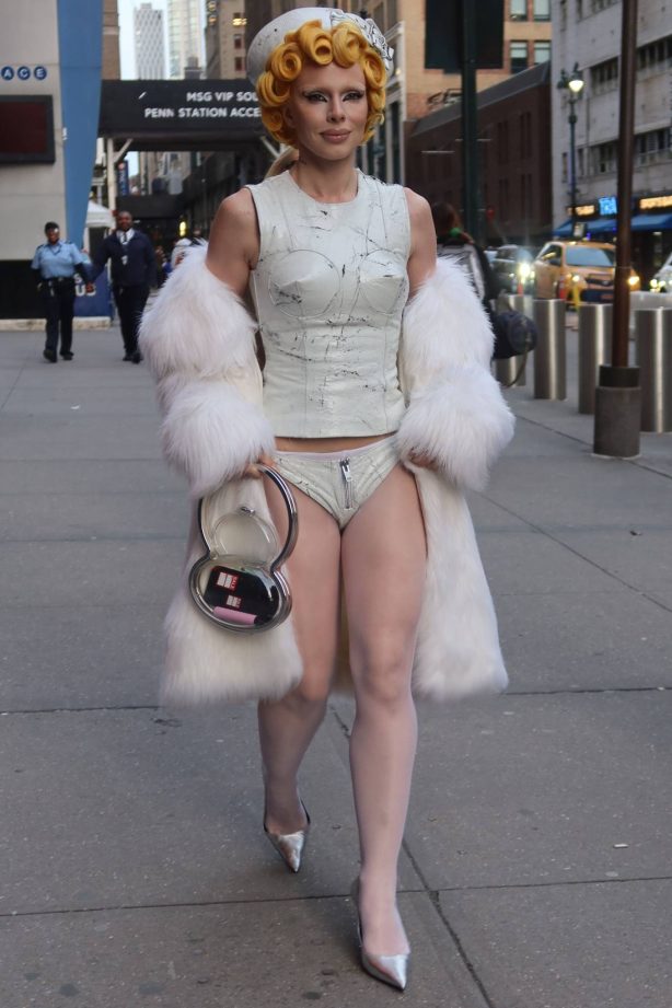 Julia Fox - Arrives with Bad Bunny at Madison Square Garden in New York