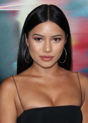 Julia Kelly – Flatliners Photocall in Los Angeles