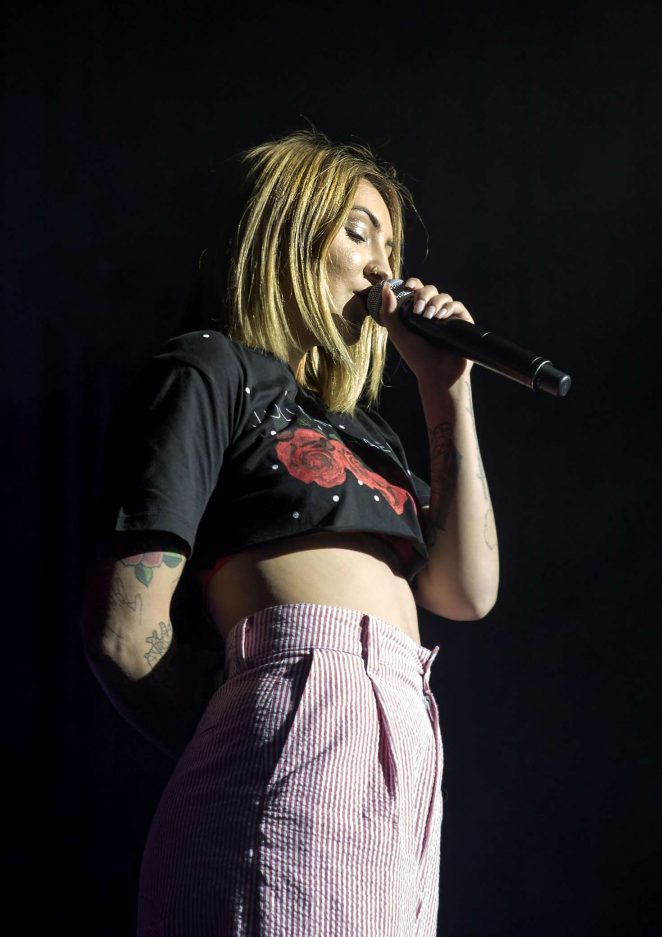 Julia Michaels - Performing at O2 Apollo in Manchester