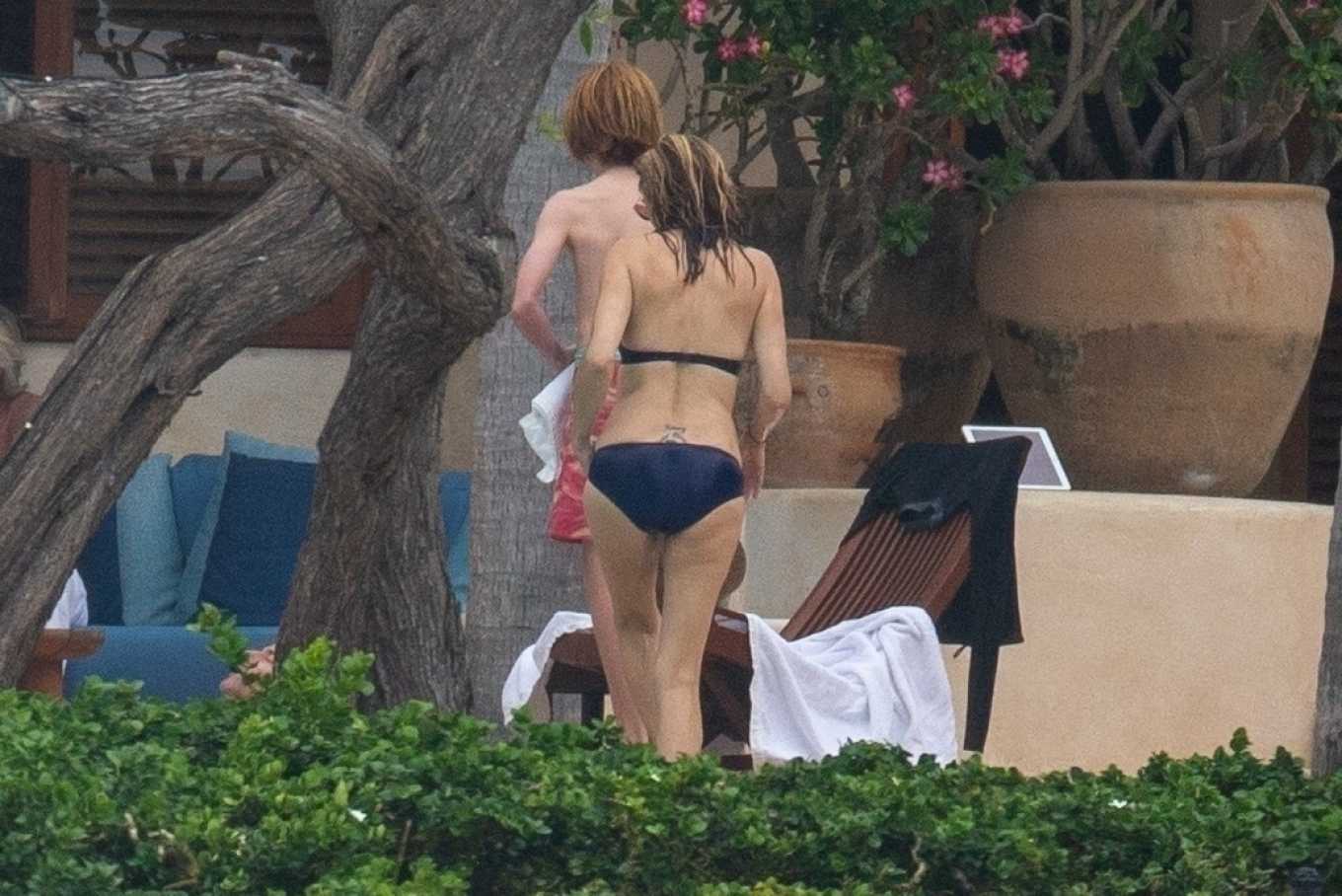 Julia Roberts ain Bikini on vacation in Mexico. 