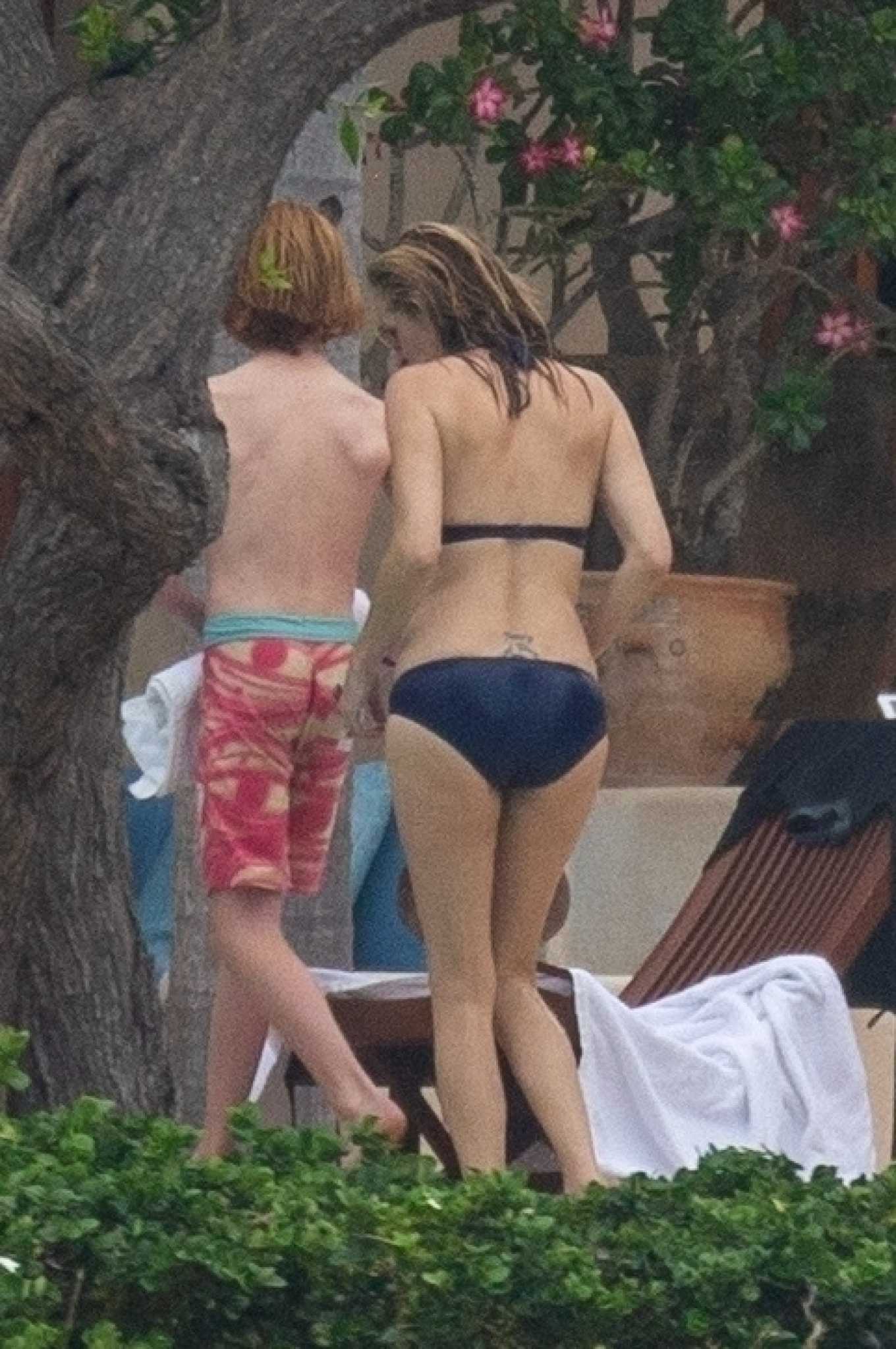 Julia Roberts ain Bikini on vacation in Mexico. 