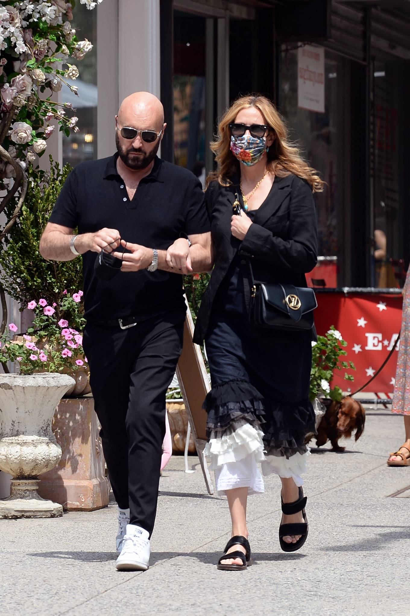 Julia Roberts 2021 : Julia Roberts – With hairstylist Serge Normant out for a stroll in New York-04