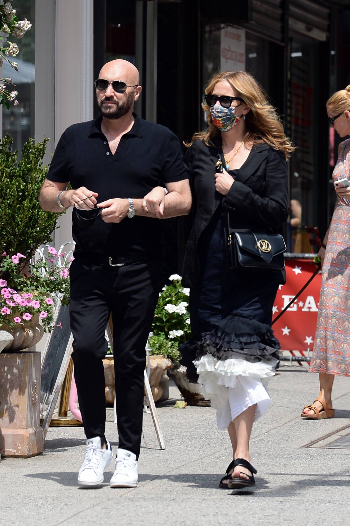 Julia Roberts 2021 : Julia Roberts – With hairstylist Serge Normant out for a stroll in New York-09