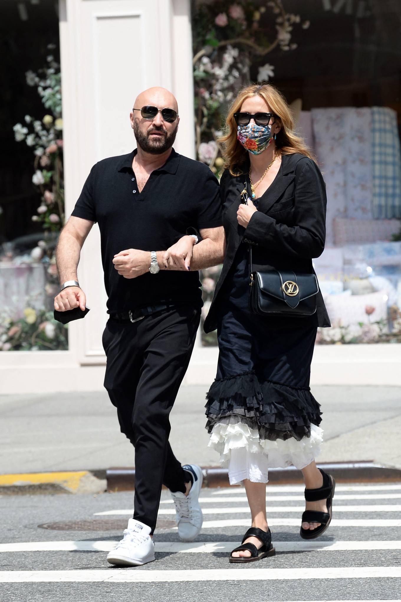 Julia Roberts 2021 : Julia Roberts – With hairstylist Serge Normant out for a stroll in New York-11