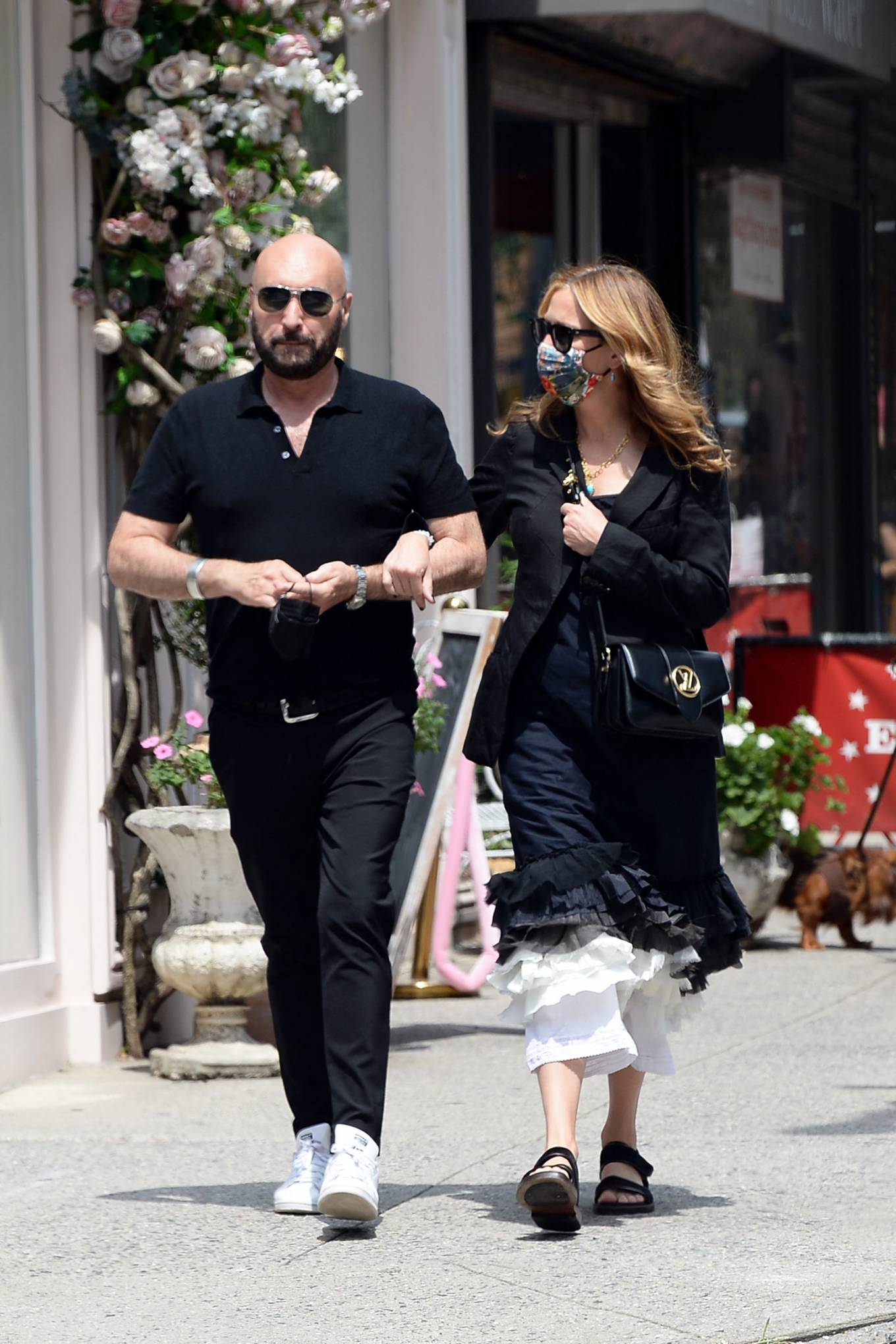 Julia Roberts 2021 : Julia Roberts – With hairstylist Serge Normant out for a stroll in New York-12