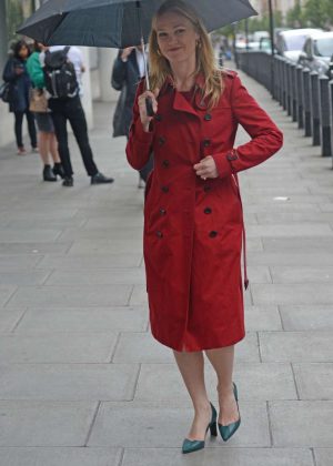 Julia Stiles - Arrives at BBC Radio 1 in London