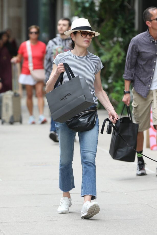 Julianna Margulies - Seen shopping at Todd Snyder in New York
