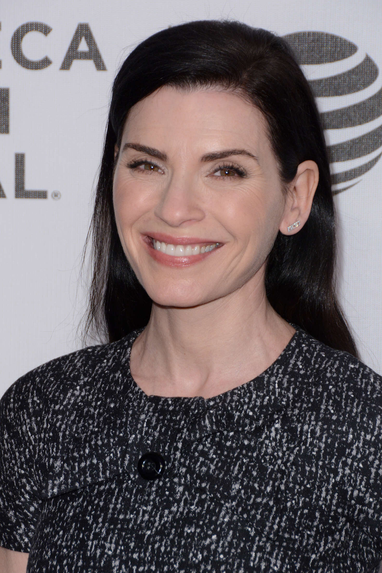 Julianna Margulies 2016 : Julianna Margulies: The Good Wife Premiere at 2016 Tribeca Film Festival -03