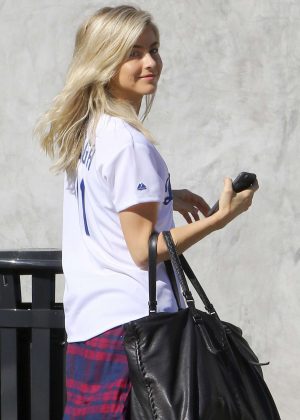 Julianne Hough - Arrives to DWTS practice in Hollywood