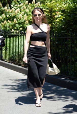 Julianne Hough - Heading to work on her Broadway show in New York