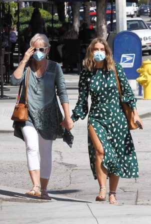 Julianne Hough - In a green dress out for lunch with her mom in Studio City