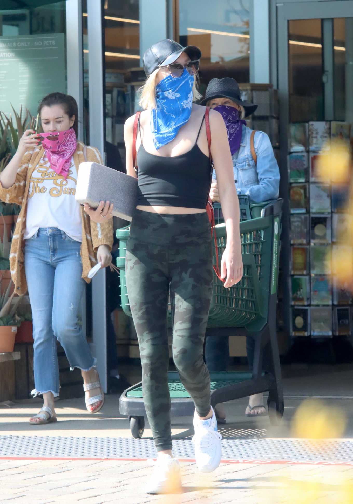 Julianne Hough â€“ Wearing Mask As She Shopping At Whole Foods In Malibu