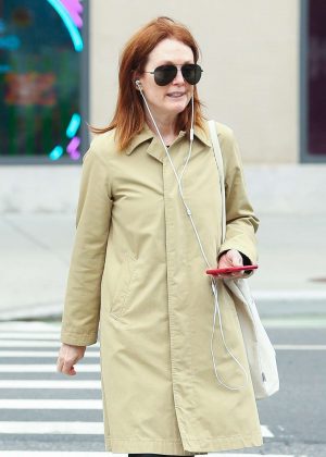 Julianne Moore - Out in the West Village