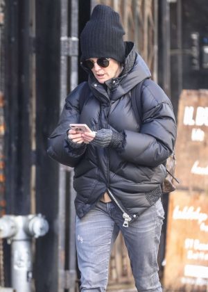 Julianne Moore - Shopping at clothing stores in Soho