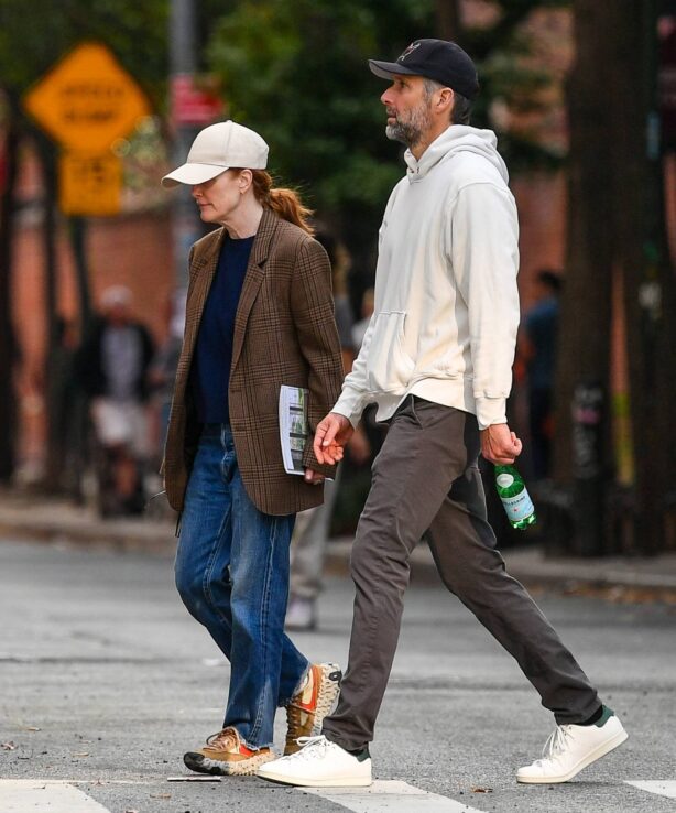 Julianne Moore - Spotted out in New York