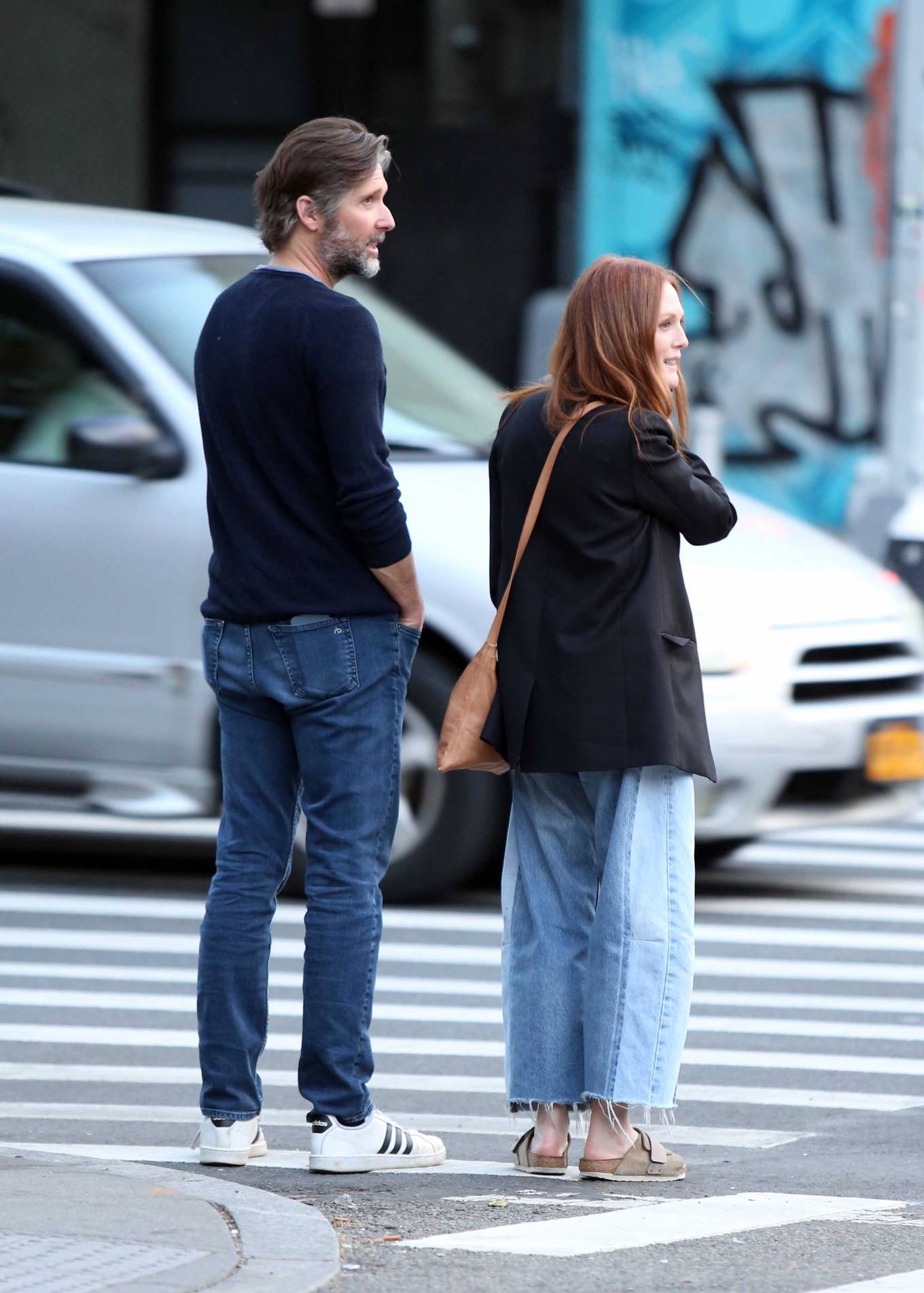 Julianne Moore 2021 : Julianne Moore – With Bart Freundlich out in the West Village – New York-03