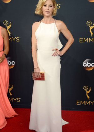 Julie Bowen - 2016 Emmy Awards in Los Angeles