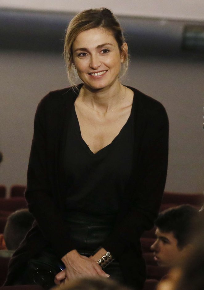 Julie Gayet - 13rd edition 'Festival des 6 Trouilles' in France