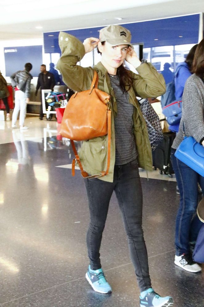 Juliette Lewis - Arrives at LAX Airport in LA