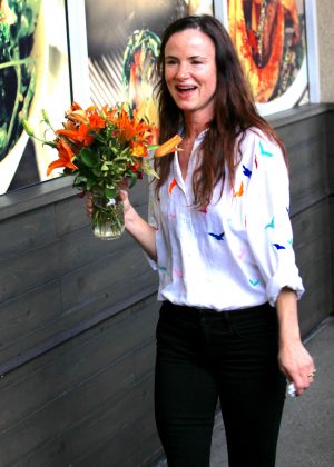 Juliette Lewis buys flowers at Erewhon Market in Hollywood
