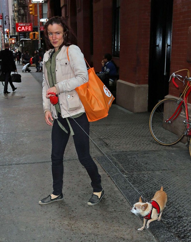 Juliette Lewis - Leaving her hotel with her dog in NYC