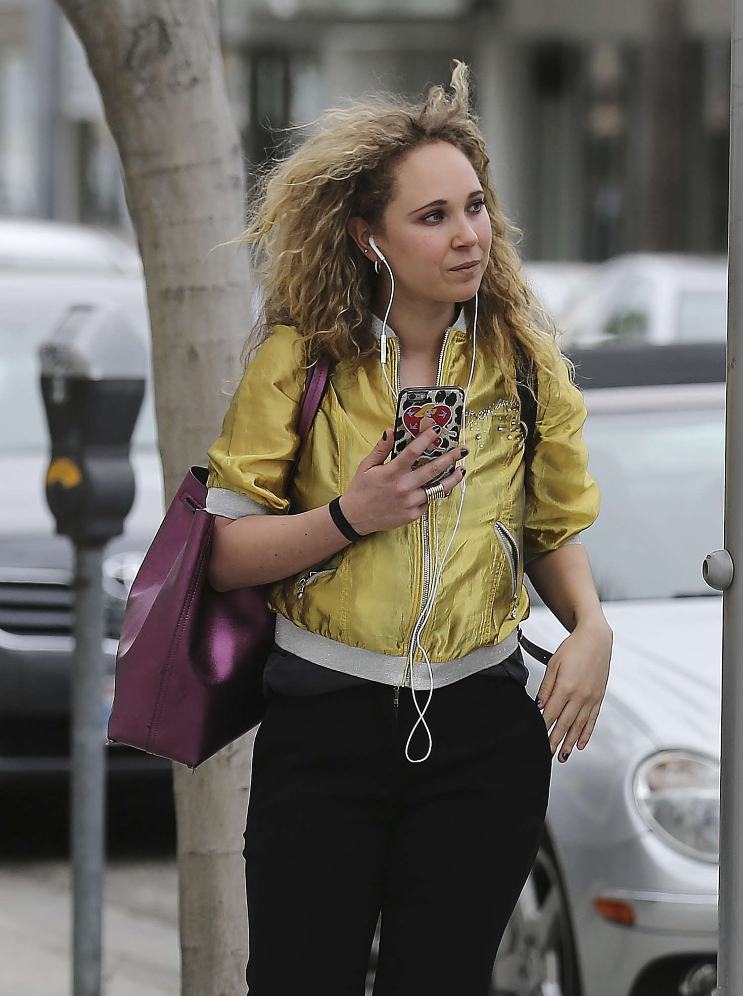 Juno Temple 2016 : Juno Temple out in Beverly Hills -08.