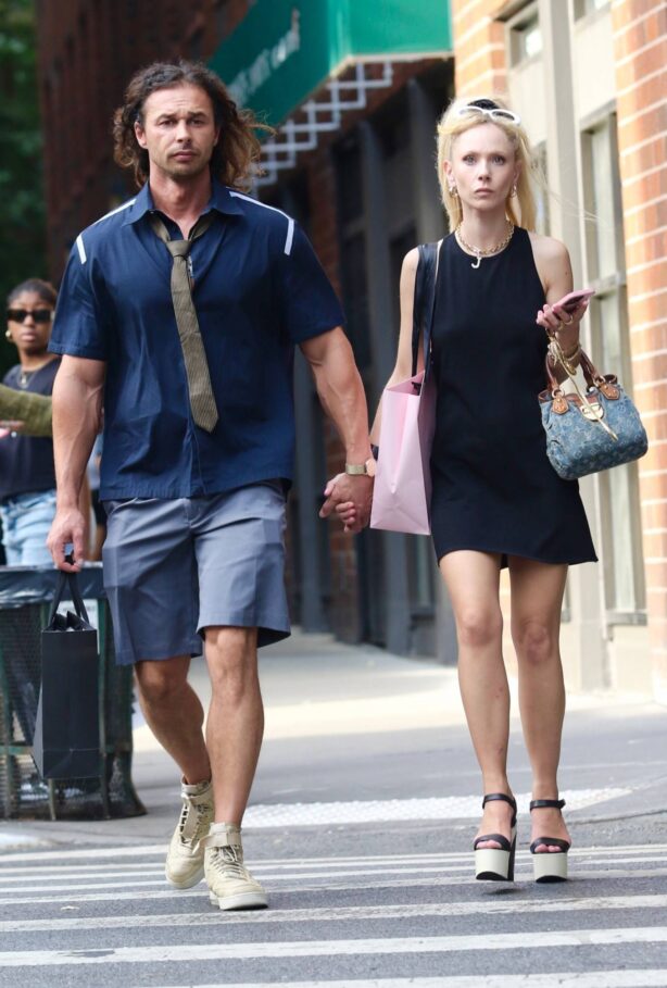 Juno Temple - With her mystery boyfriend out in Manhattan’s Soho area