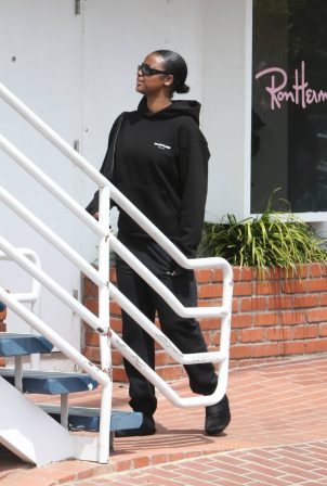 Justine Skye - Out for lunch at Fred Segal in West Hollywood