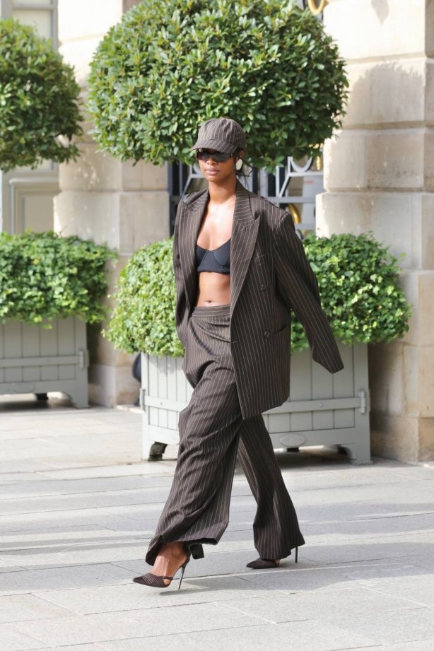 Justine Skye - Spotted at Ritz Hotel in Paris