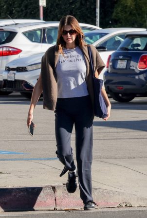 Kaia Gerber - Goes to lunch with a friend in Los Feliz
