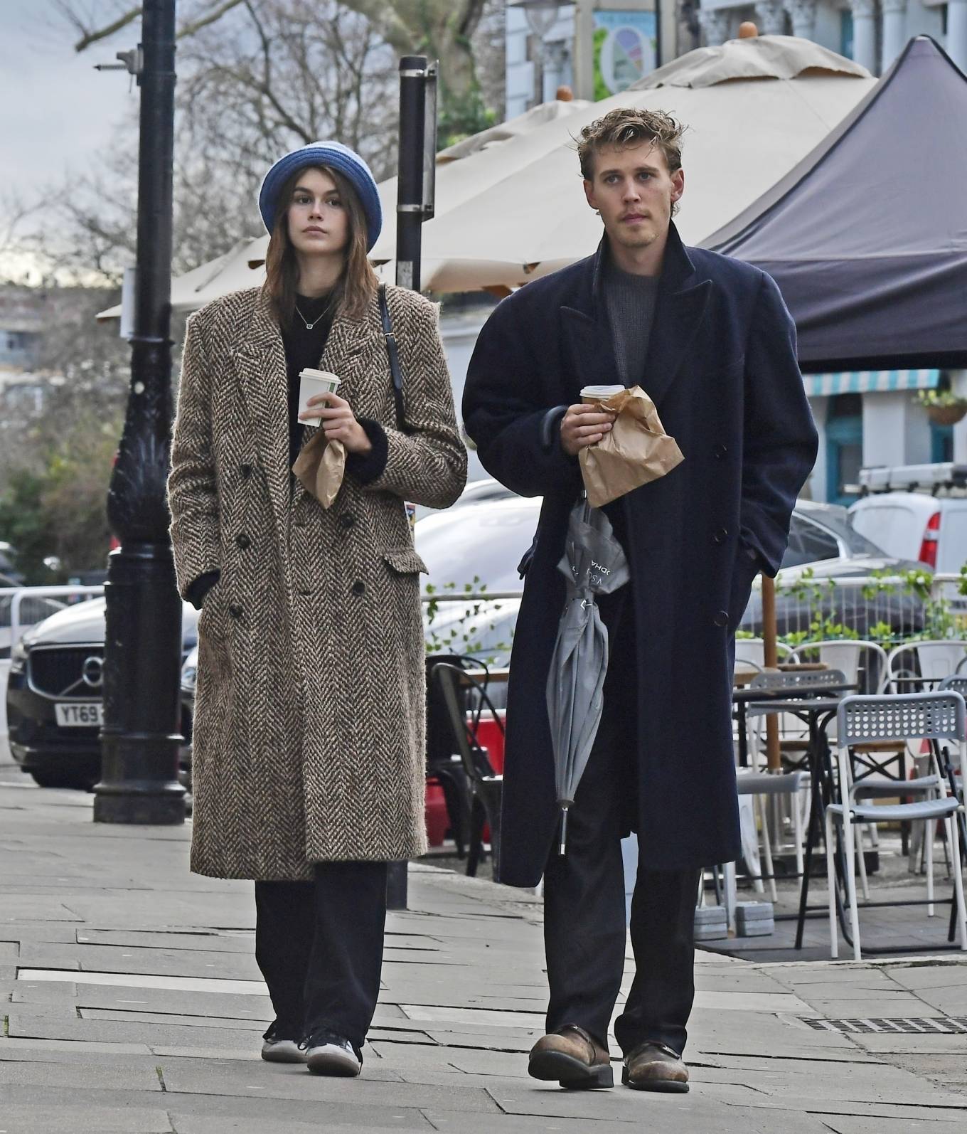 Kaia Gerber 2022 : Kaia Gerber – Grabs a coffee on Valentines day in North London-13