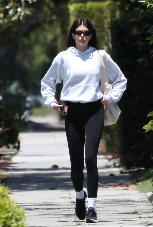 Kaia Gerber - Heading to a friend's house in Los Angeles