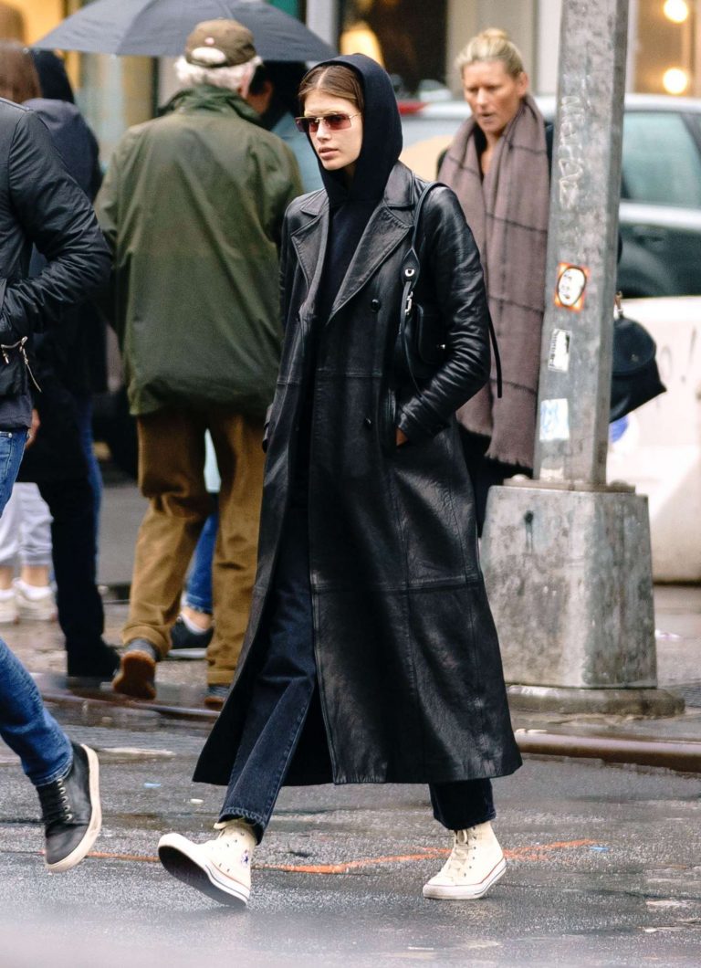 Index of /wp-content/uploads/photos/kaia-gerber/in-black-leather-coat ...