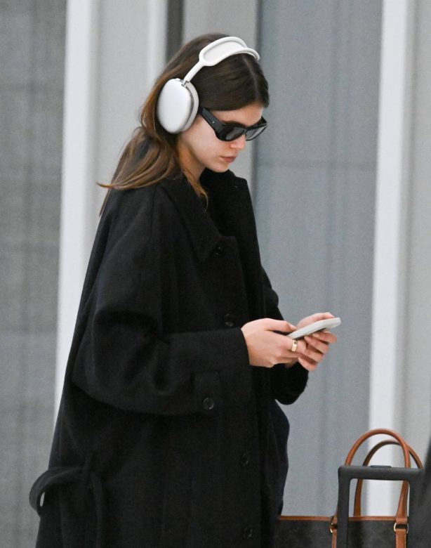 Kaia Gerber - Is seen at an NYC airport